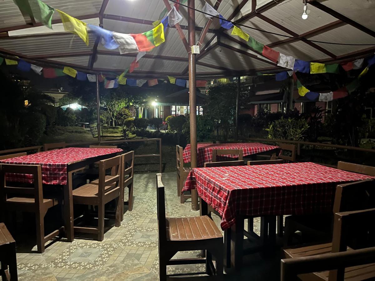 Paradise Mount Resort Pokhara Buitenkant foto