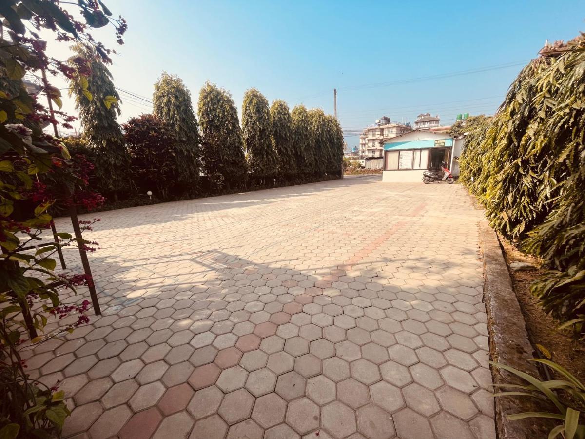 Paradise Mount Resort Pokhara Buitenkant foto